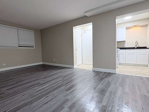 4th image of 126 W Elizabeth Dr