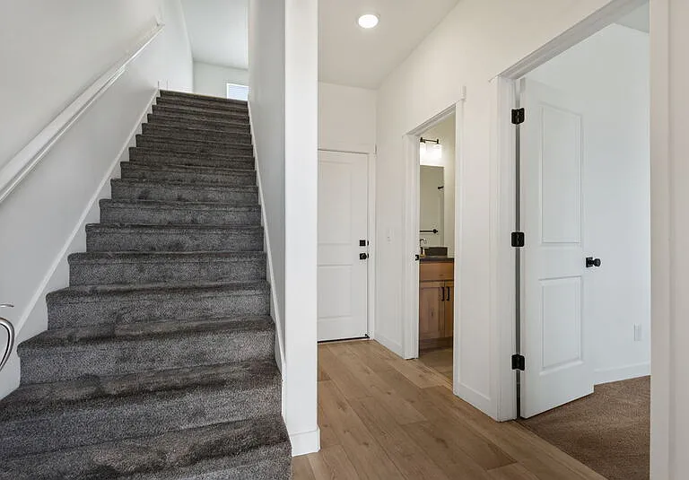 868 W 480 S #MAIN FLOOR MASTER — Photo 5