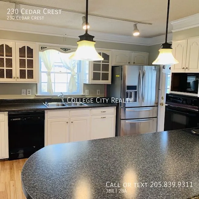 230 Cedar Crest — Photo 4