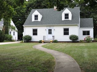 570 Normal Rd, Dekalb, IL 60115