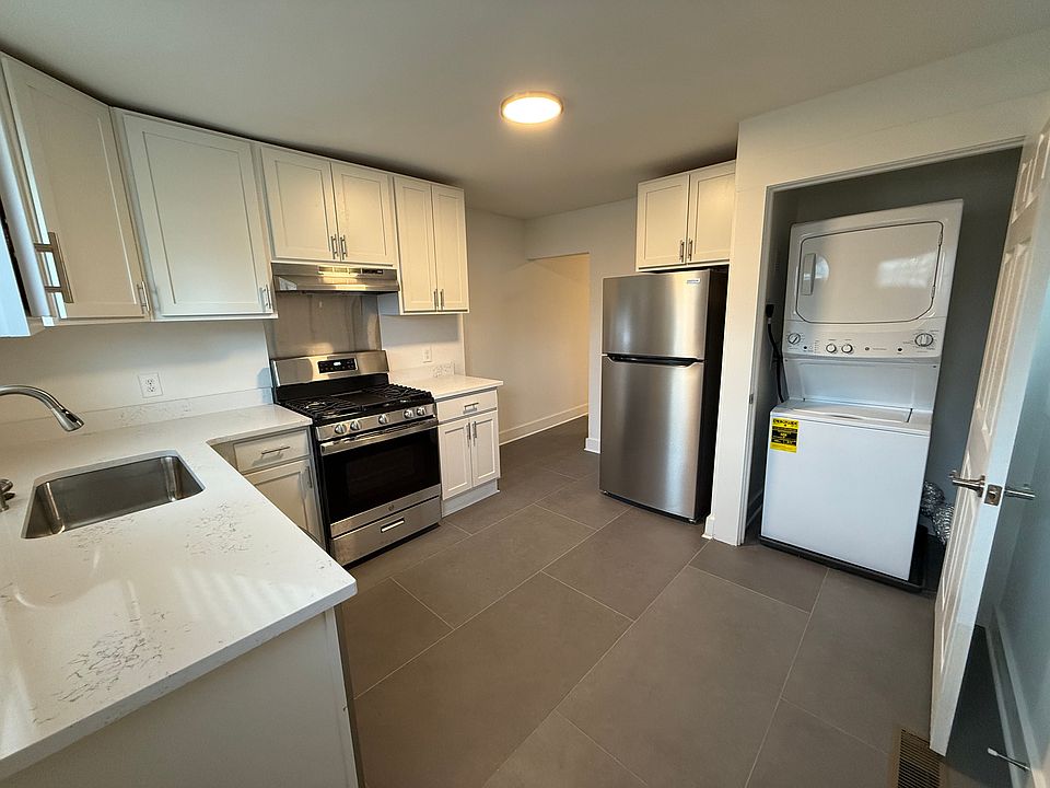 1st image of 42-44 Dakota Ave #42