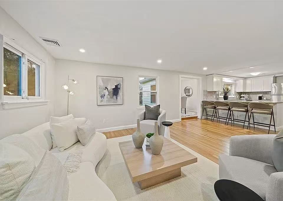 1st image of 52 Heatherland Rd