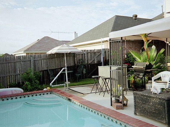 5th image of 5512 Lee Hutson Ln