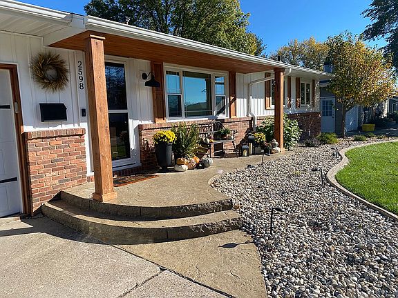 2nd image of 2598 Glenview Cir
