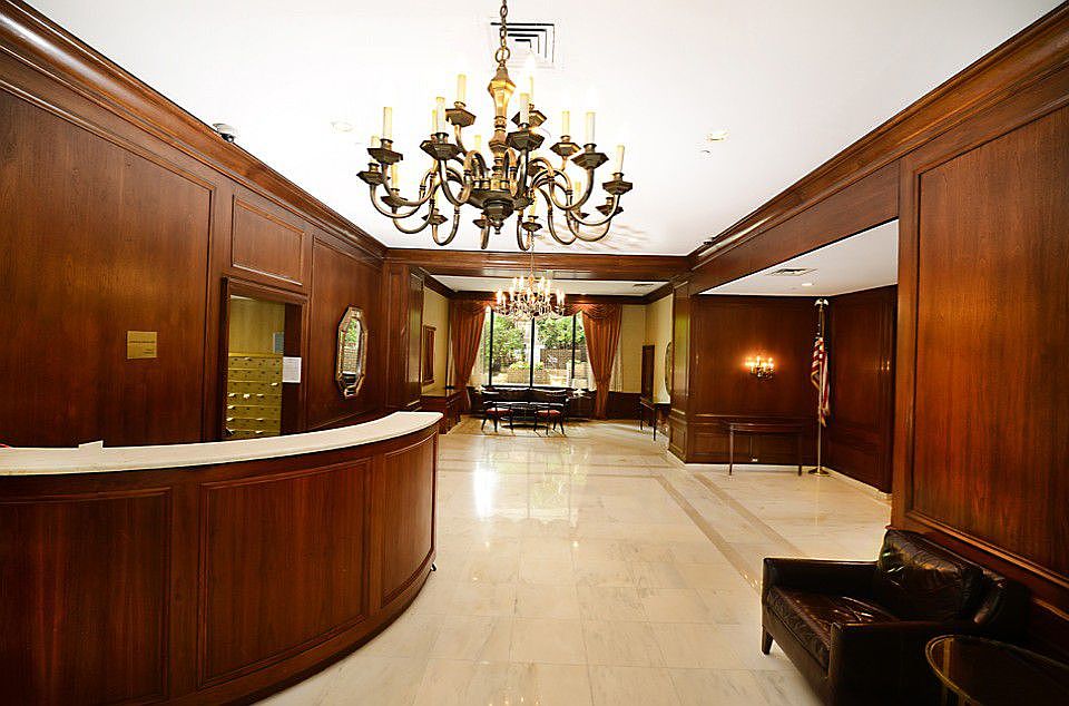 2nd image of 200 E 72nd St APT 8M