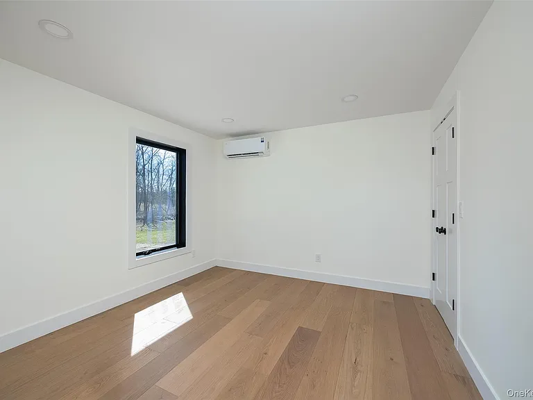 119 Bakertown Rd — Photo 18