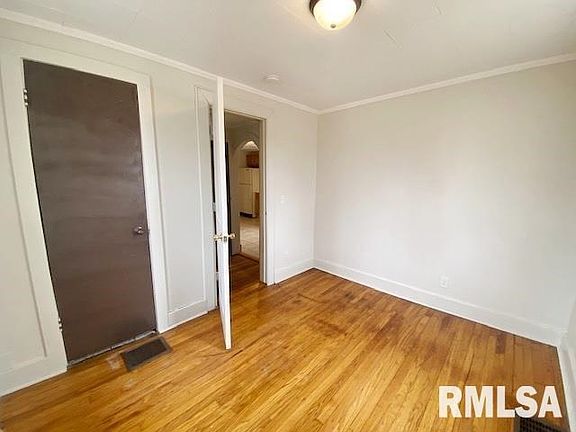 4th image of 308 30th Ave