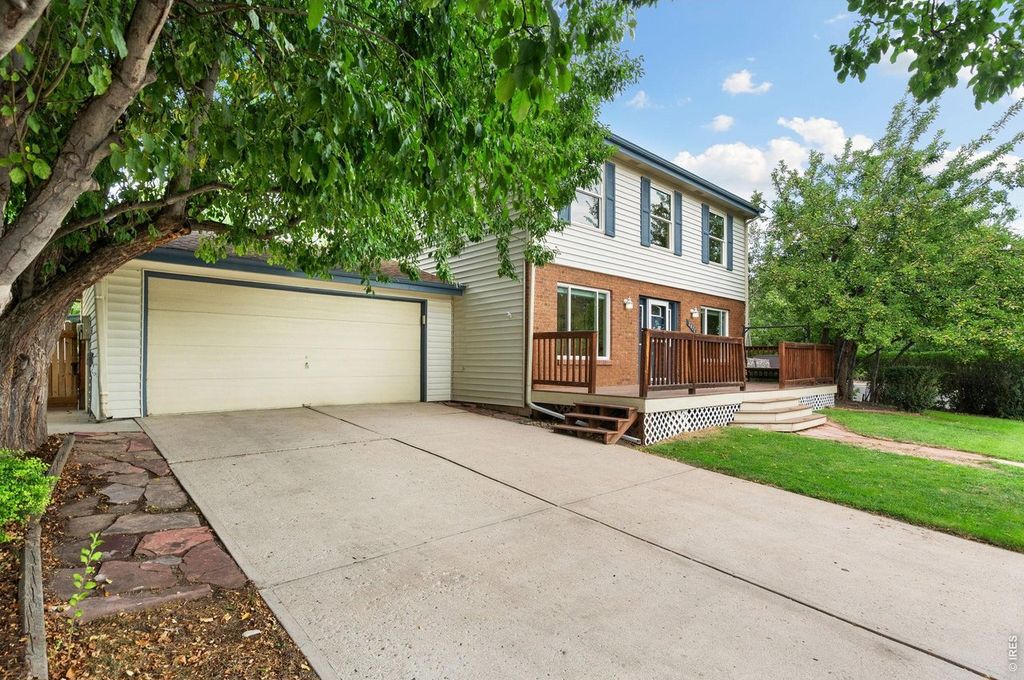2072 Huntington Cir
