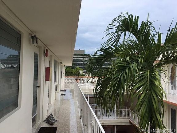 3rd image of 650 Pennsylvania Ave APT 27