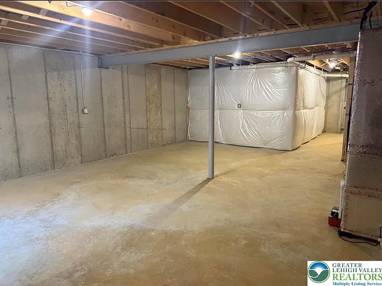 452 S Jordan St — Photo 17