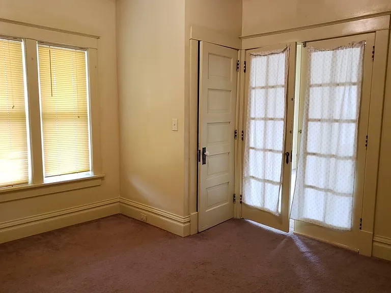 802 S 1st Ave — Photo 6