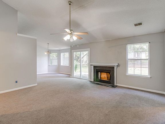 5th image of 315 Stamport Cir