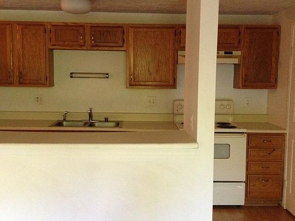 4th image of 503 Palmtree Dr APT 2