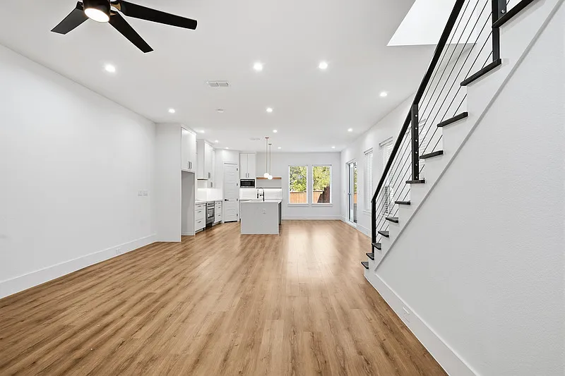 4 bed, 4.0 bath, 2786 sqft, $4,600 — Photo 4