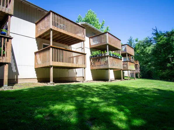 2775 NE Division St, Gresham, OR