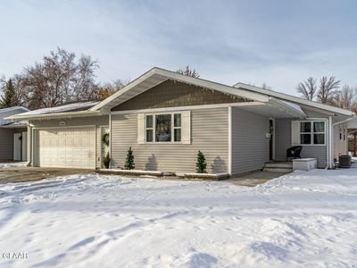 2602 Cherry St, Grand Forks, ND, 58201