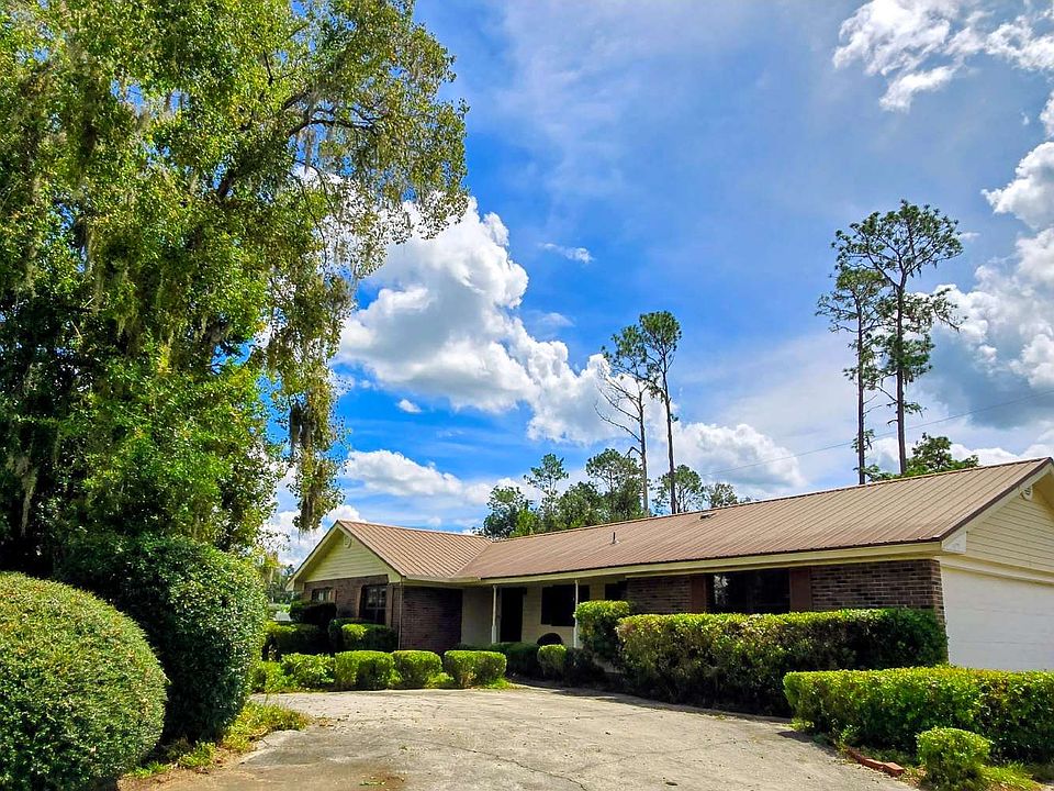 1st image of 1017 Pineview Cir SW