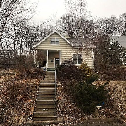 2nd image of 1601 NE Glendale Ave