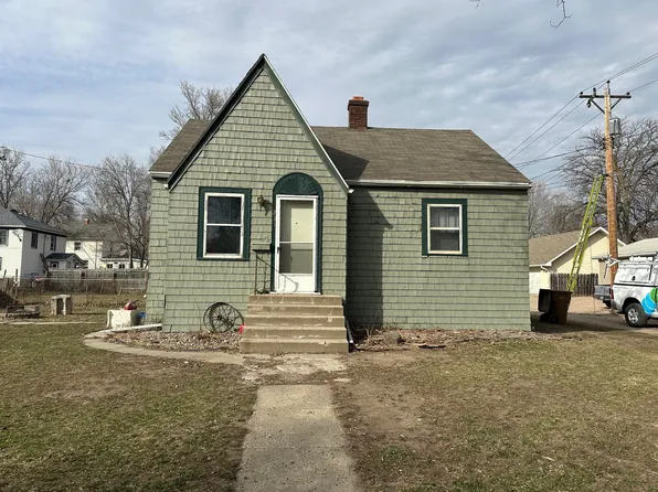 231 10th St SE, Huron, SD 57350