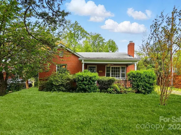 3221 Cosby Pl, Charlotte, NC 28205