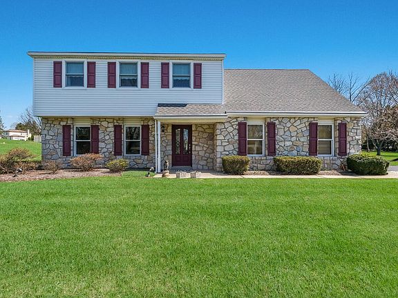 2nd image of 125 Carol Ln
