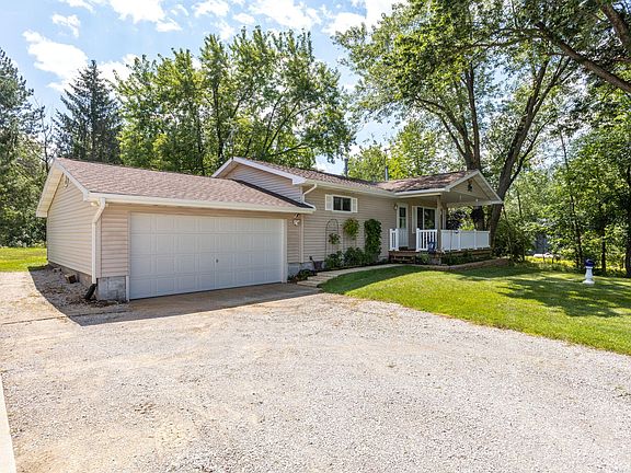 2nd image of 9125 Chippewa Trl