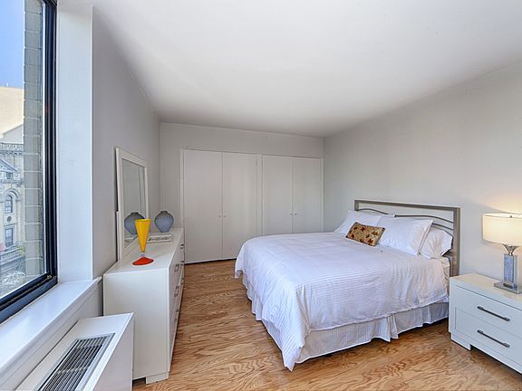 5th image of 677 Washington St #6A