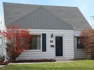 2653 N 80th St, Wauwatosa, WI 53213