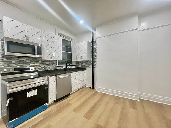 4th image of 872 Macon St APT 3R