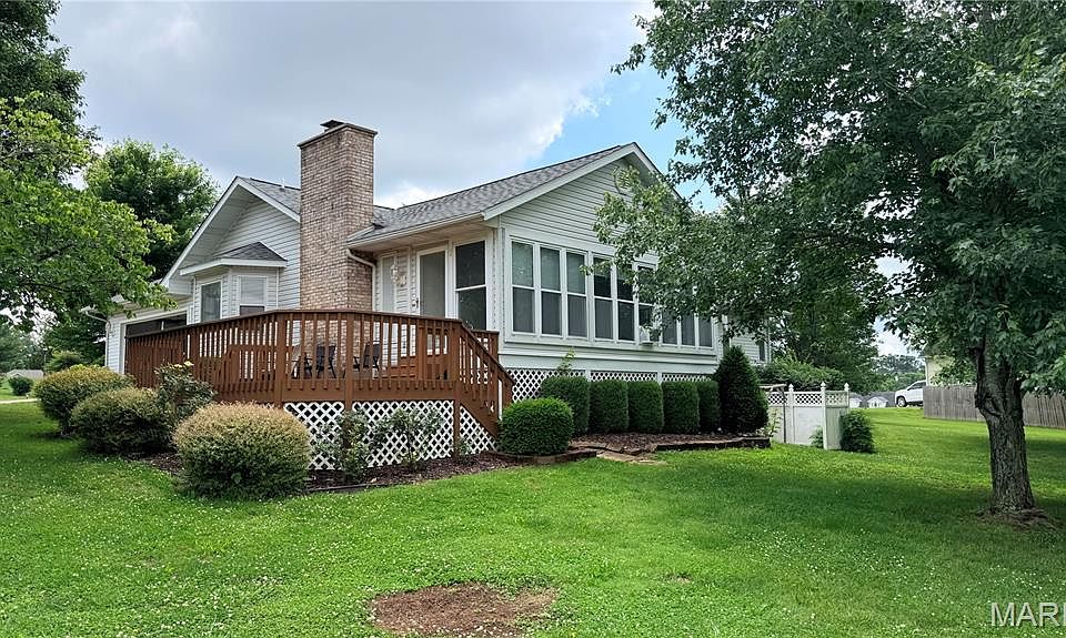 2nd image of 107 Azalea Dr