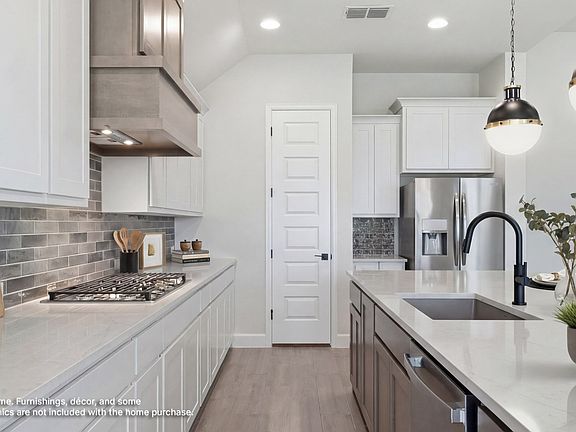 3rd image of 7305 Saker St