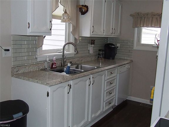 5th image of 4099 Chester Ave