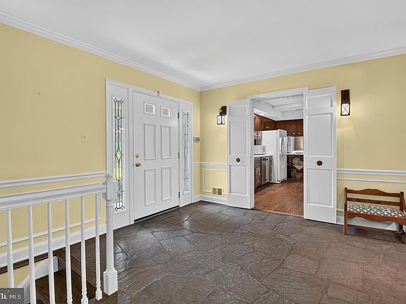 5th image of 8501 Warde Ter