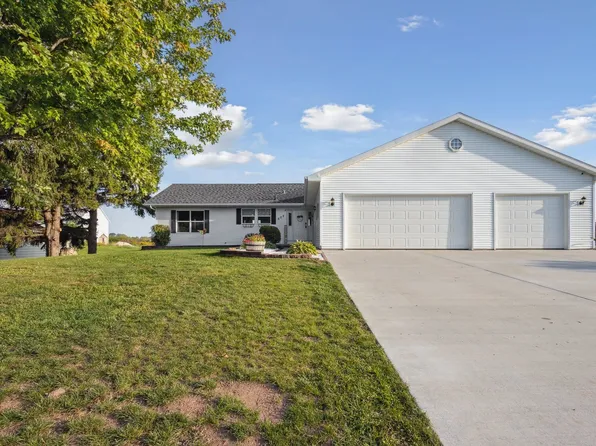 602 Heritage Rd, Luxemburg, WI 54217