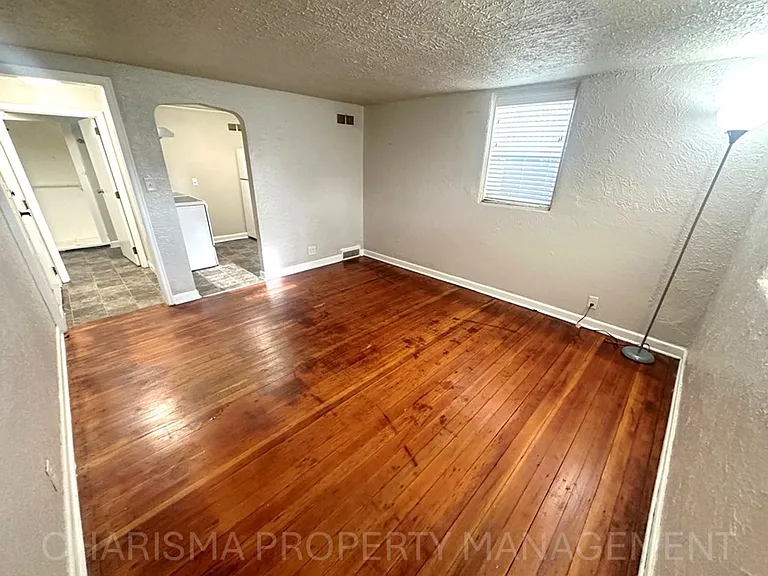 917 S 1st Ave #4 — Photo 13