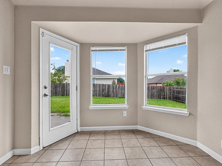 1412 Constantina Dr — Photo 13
