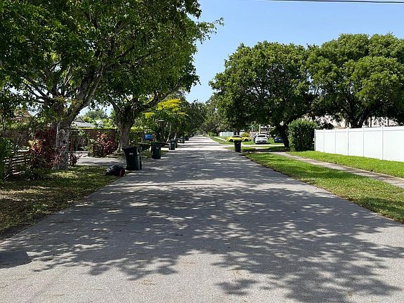 2nd image of 2801 Albatross Rd