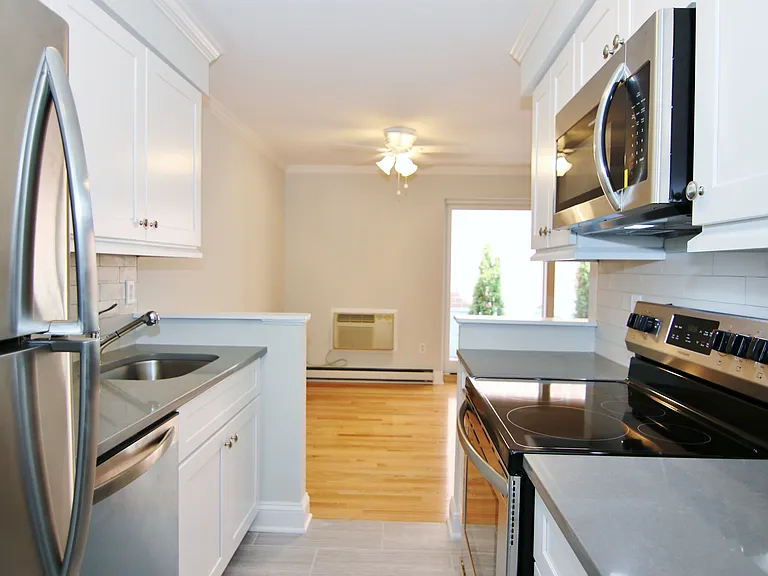 14 Waterbury Ave #7 — Photo 3