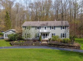 18845 Rivers Edge Dr W, Chagrin Falls, OH 44023