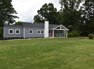 215 Oakhaven Dr, Coraopolis, PA 15108