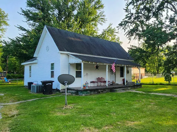 440 Base Rd, Linton, IN 47441