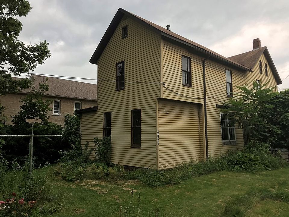 2nd image of 465 Main St