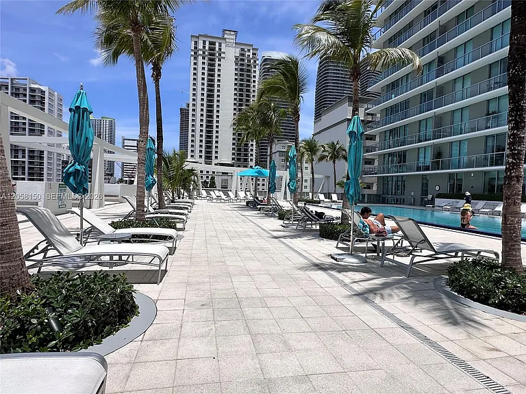 1111 SW 1st Ave #1525 — Photo 38