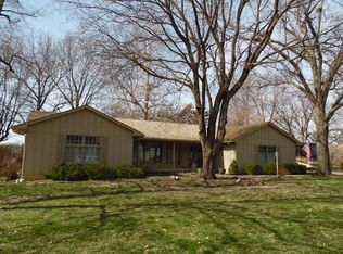 1105 Sunset Hill Rd, Brookfield, MO 64628