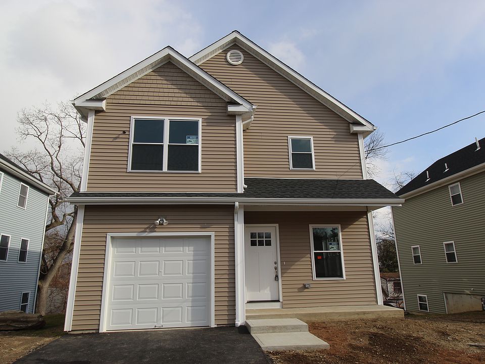 736 Hart Street
