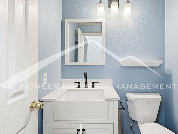 3rd image of 2309 Flagstaff Dr