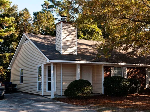 817 Varsity Dr, Wilmington, NC 28403