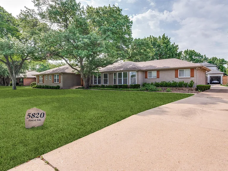 5820 Forest Ln — Photo 2