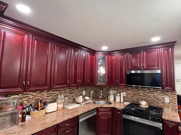 891 East 58th Street image 3 of 14