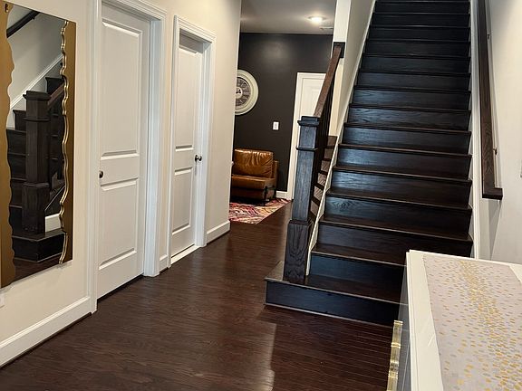 4th image of 23023 Sullivans Cove Sq